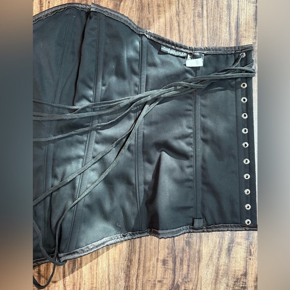 Top Drawer by Daisy Corsets XXL - Picture 7 of 12